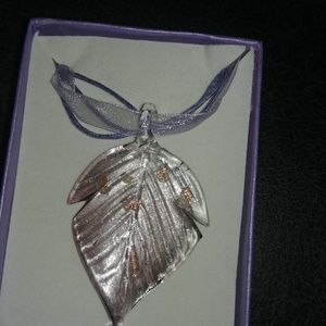 Murano Glass Leaf Pendant . Brand new